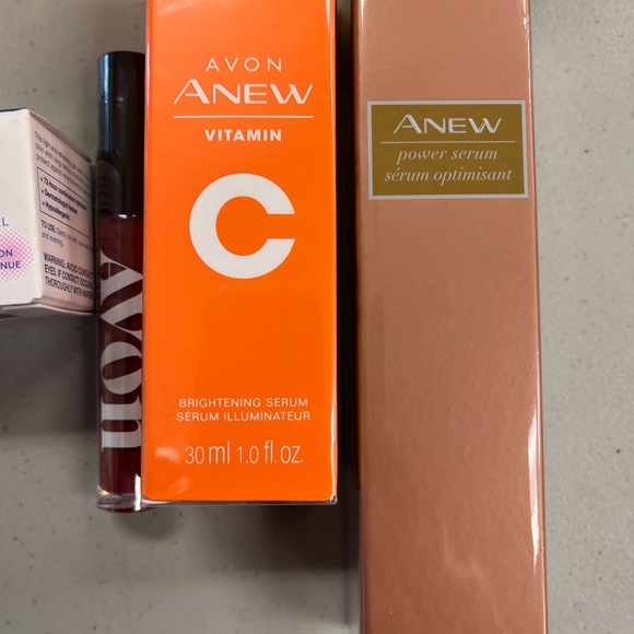 NWOT Avon Anew 5 items and makeup bag - Picture 2 of 8